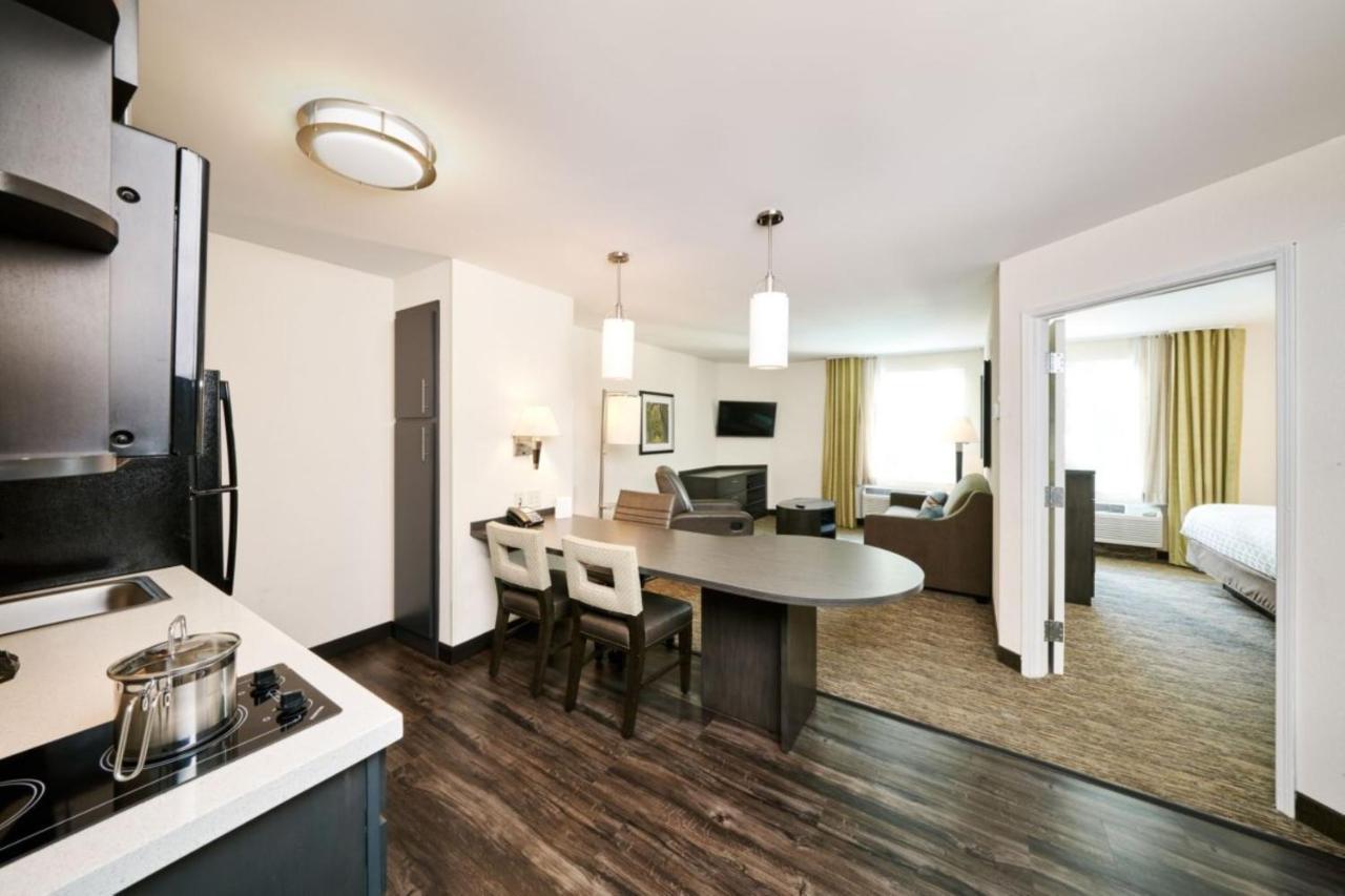Candlewood Suites Pueblo By Ihg Exteriör bild