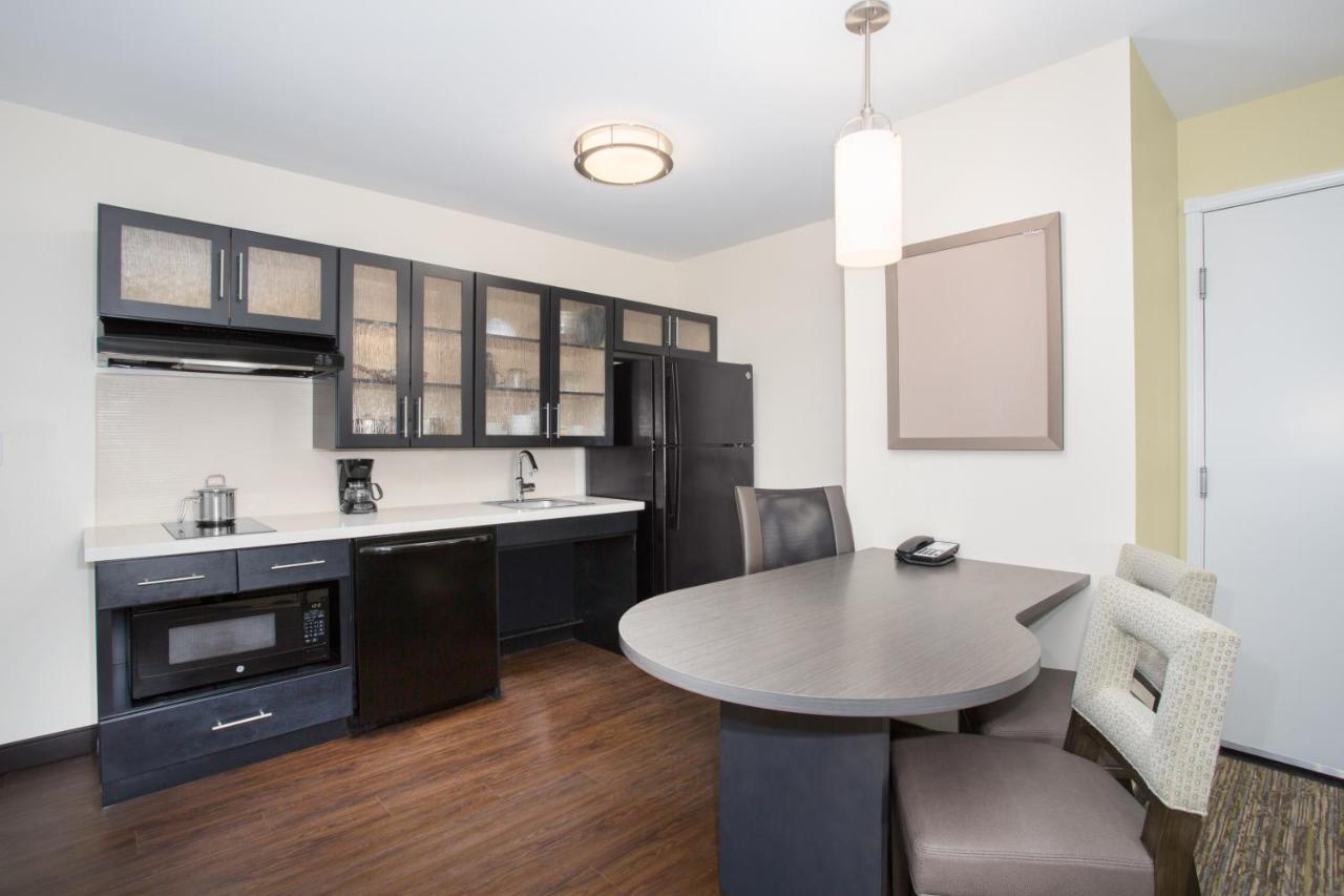 Candlewood Suites Pueblo By Ihg Exteriör bild